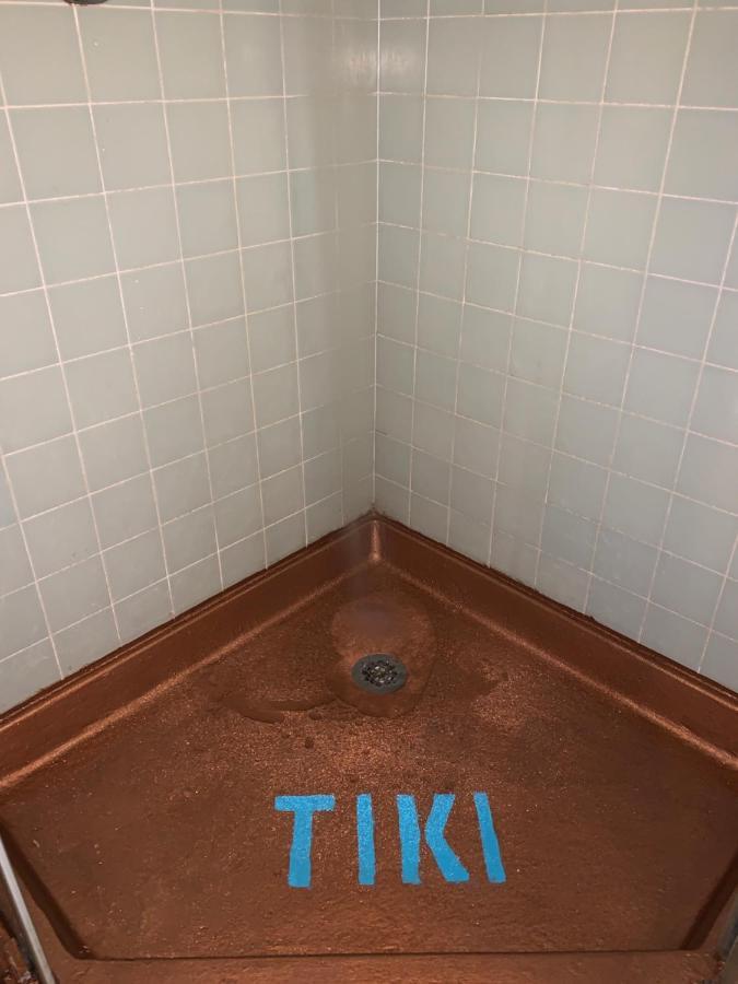 Tiki Lodge Mchenry - Downtown Modesto Eksteriør bilde